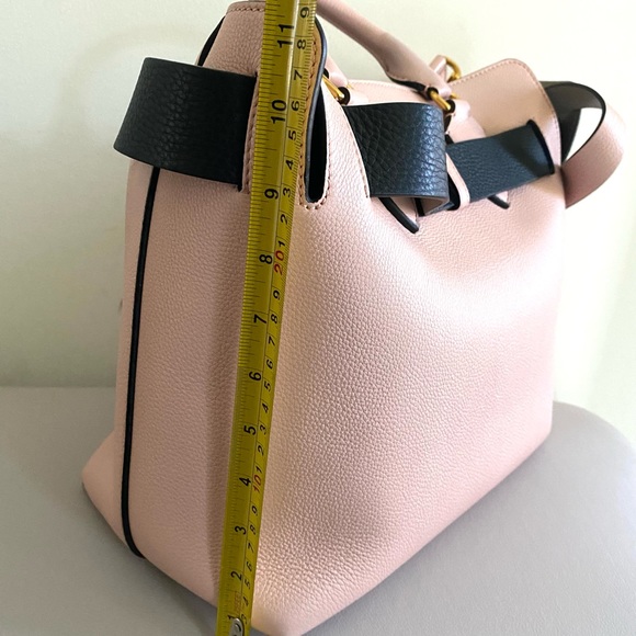 Authentic Burberry “belt bag” - Picture 12 of 16